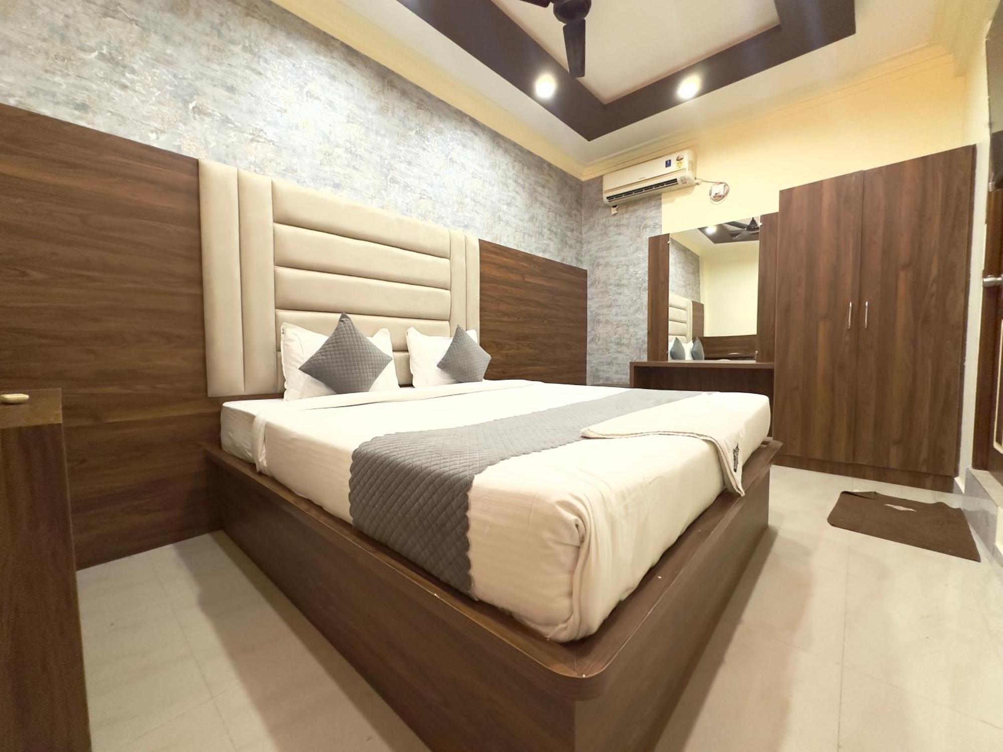 Hotel Boss Palace 迈索尔 外观 照片