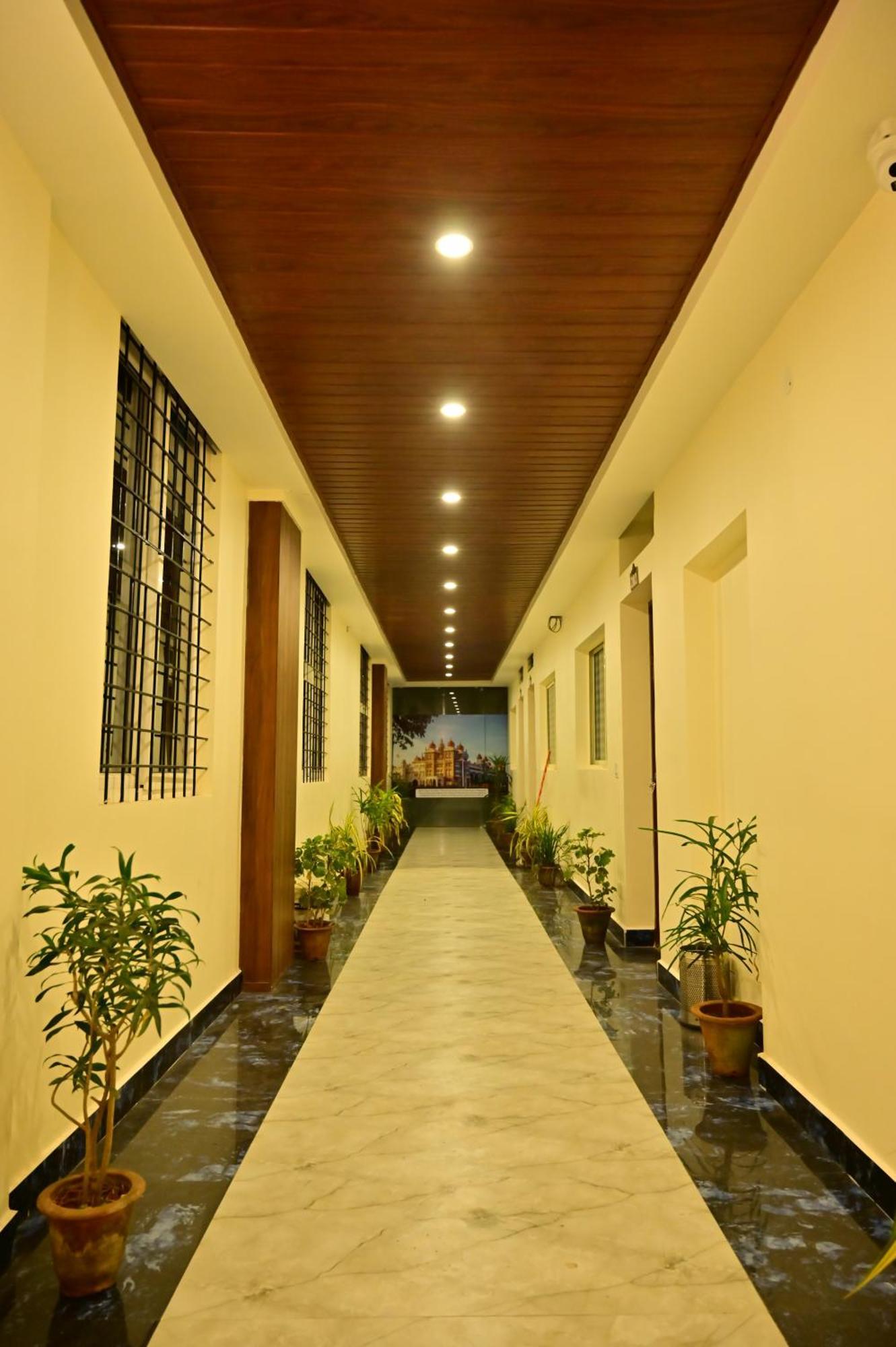 Hotel Boss Palace 迈索尔 外观 照片