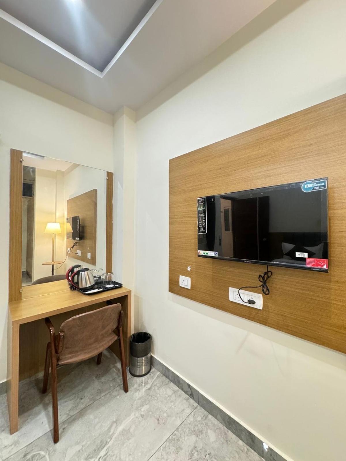 Hotel Boss Palace 迈索尔 外观 照片